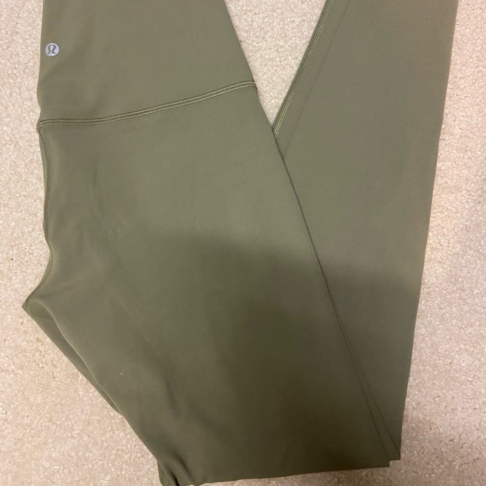 *NEW* Lululemon Green Pants/Leggings Size 8